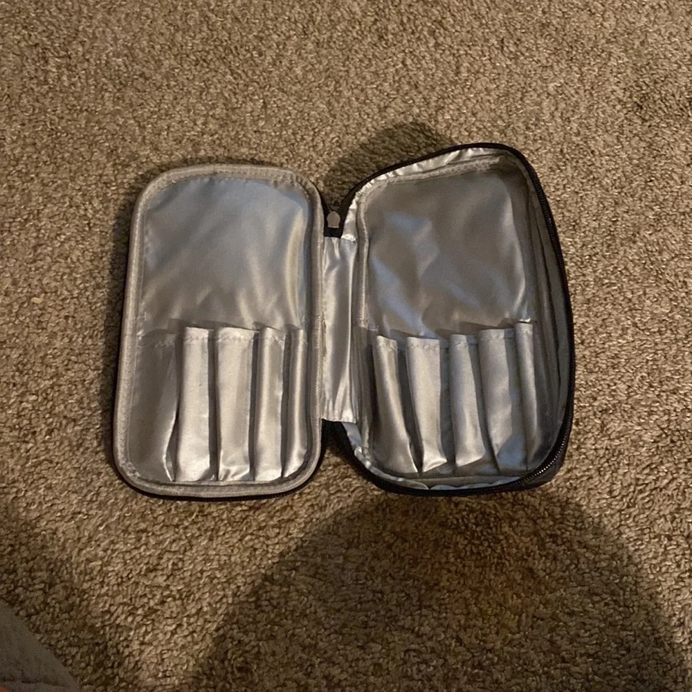 Travel makeup brush bag